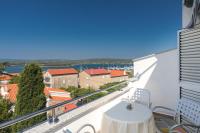 Apartment Cvijic Rose - B&B Punat