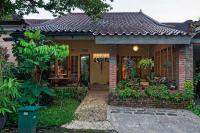 Pondok Pakuan - Bed and Breakfast