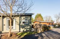 Roydon Marina Village Lodges - B&B Roydon