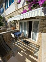 Apartamento de 1 dormitorio con vistas al jardín