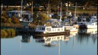 B&B Goolwa - Swamp Fox luxury 2BR Dutch Barge - Bed and Breakfast Goolwa