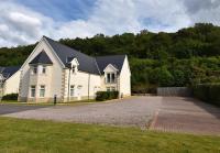Conaglen, Glenloch View, Fort William 2-Bedroom Loch Side Flat - Bed and Breakfast