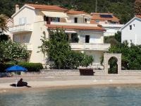 Žuta kuća potkrovlje - Bed and Breakfast