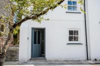 B&B Laugharne - Chapel View- Beautiful central cottage with nearby Restaurants & Castle walk - Bed and Breakfast Laugharne