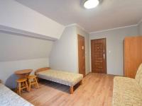 Vierbettzimmer Nr. 7 mit Balkon