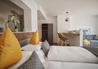 Apartment with Lake View