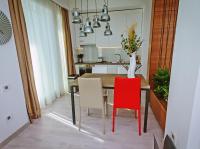 Bright - One-Bedroom Apartment