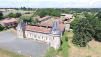 B&B Chantonnay - Manoir De Ponsay - Bed and Breakfast Chantonnay