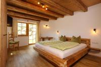 Chalet (6 Adults)
