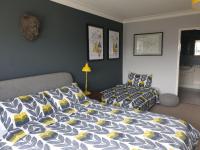 Bear - Deluxe Double Room with Extra Bed and Ensuite