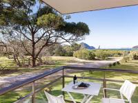 Intrepid 1 3 Intrepid Close Amazing views of Shoal Bay only 100m from the Beach - B&B