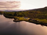 B&B Fort Augustus - Cabins at Old Pier House - Bed and Breakfast Fort Augustus