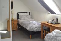 Tweepersoonskamer met 2 Aparte Bedden en Douche