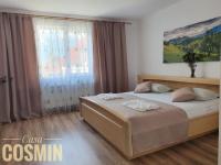 Großes Doppel-/Zweibettzimmer