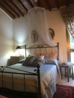 Apartment with Garden View