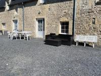 Appartement 2 chambres et cuisine VIERVILLE-SUR-MER,plage du Débarquement - Bed and Breakfast