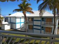 Studio avec GRANDE PISCINE, PLAGE Cannelle Caraïbes - B&B Saint-François