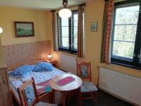 Estudio con vistas a las montañas