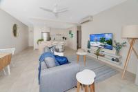 B&B Cairns North - Apartment Close to the City Life on Lake 3 - Bed and Breakfast Cairns North