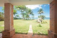 Beachfront Apt on Aguada-5min from Rincon - B&B