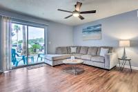 B&B Destin - Destin Condo with Pool Access Less Than 1 Mi to the Beach! - Bed and Breakfast Destin