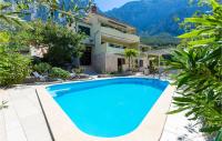 B&B Makarska - Lovely Home In Makarska With Kitchen - Bed and Breakfast Makarska