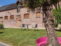 Le petit manoir d'Hebuterne - Bed and Breakfast