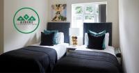 Aisiki Living at Alexandra Road, 2-Bedroom & 2-Bathroom with King or Twin Beds with Free WiFi and Parking Space - B&B Watford