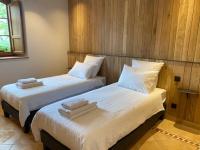 Chambre Familiale avec Salle de Bains Commune