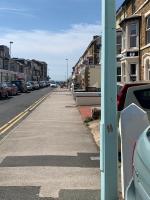 delamere holiday apartments - B&B