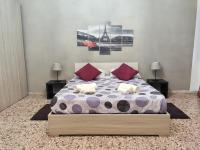 Basic Triple Room with Shared Bathroom