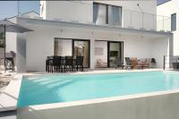 Infinity pool Villa San Amore - B&B Divšići