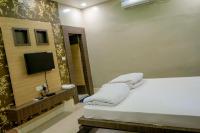 Deluxe Double Room (2 Adults + 1 Child)