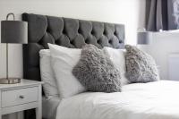 B&B Wolverhampton - The Spinney - Perfect for Contractors, Large Groups & Families - Bed and Breakfast Wolverhampton