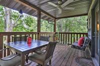 B&B Townsend - Cozy Smoky Mtn Retreat on River with Fire Pit and Deck - Bed and Breakfast Townsend