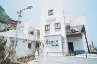 Deluxe Double Room with Side Sea View
