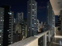 Apartamento á 30 metros praia, com vista mar. - B&B