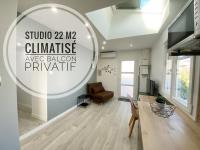 Studio Ora - 22m² - climatisé avec balcon privatif - B&B Bassens