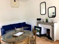 EcoVacances à la Ferme Le Pouget - Le Studio - B&B
