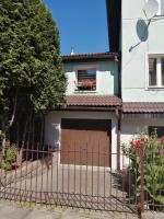 Familijny Apartament z Garażem - B&B
