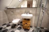 Attic Apartment - Split Level 