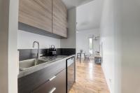 Studio Art - Shopping center and train station 500m - Disneyland Paris 5min - B&B Montévrain