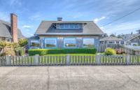 Byers Boathouse on the Prom - Meredith Lodging - B&B