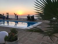 LES OLIVIERS Villa N1 avec piscine privée - B&B