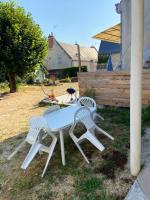 Maison charmante à Saint-Patrice avec jardin privé - Bed and Breakfast