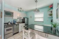 Just Renovated, New Kitchen Upgraded Bath - Free WiFi - Surf Song - B&B St. Pete Beach