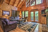 'Sky Harbor' Sevierville Cabin w/ Hot Tub & Deck! - B&B Pigeon Forge