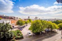 City One Bedroom Apartment with Juliet Balcony in West One - Parking Possible - B&B