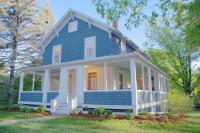 The Craftsman Farmhouse with Modern Flair - Bed and Breakfast