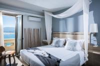 One-Bedroom Apartment with Panoramic Sea View